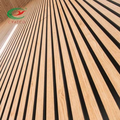 Stecche di legno acustiche durevoli inodore, pannelli di legno scanalati in ignifugi