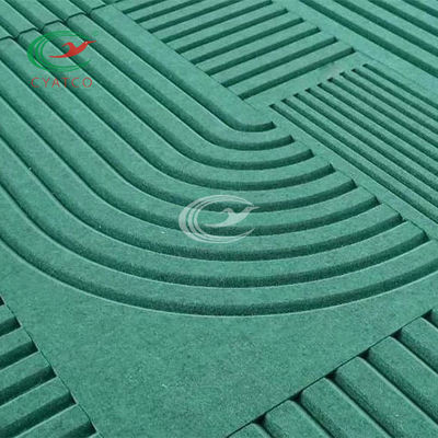La parete ritenuta dell'interno scolpita riveste il bene durevole di pannelli leggero di assorbimento acustico