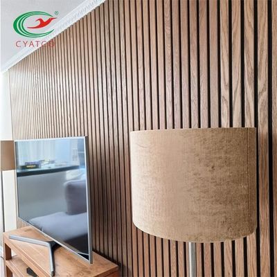 Parete naturale di accento della stecca di legno di quercia ignifuga per la decorazione della stanza